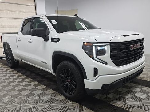 Used 2025 GMC Sierra 1500 Elevation AWD/4WD image 4