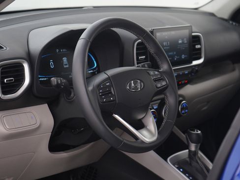Used 2024 Hyundai Venue SEL image 22