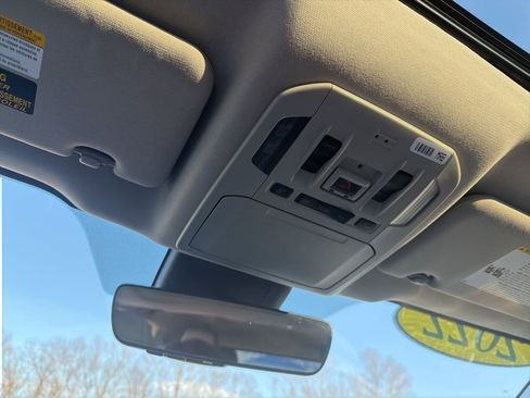 Used 2022 Toyota Highlander Limited image 14