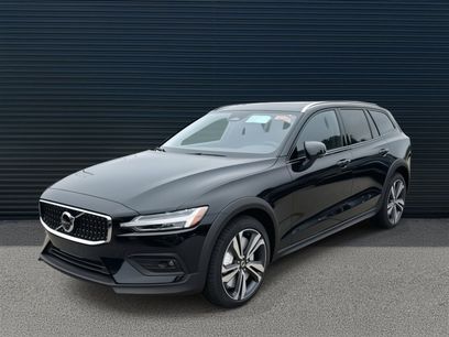 Certified 2026 Volvo V60 B5 Cross Country Plus w/ Climate Package
