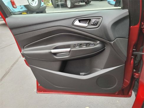 Used 2018 Ford Escape Titanium w/ Ford Safe & Smart Package image 28