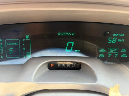 Used 1995 Lincoln Town Car Signature RWD image 35