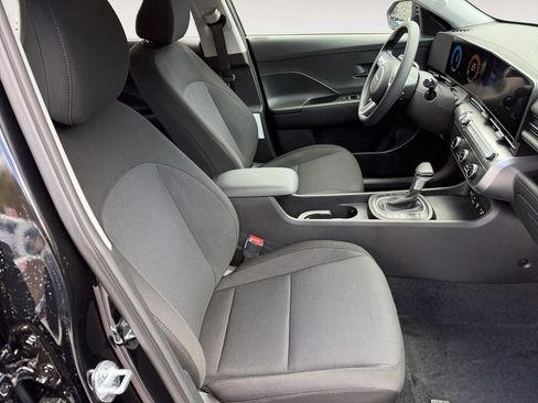 Certified 2025 Hyundai Kona SE image 27