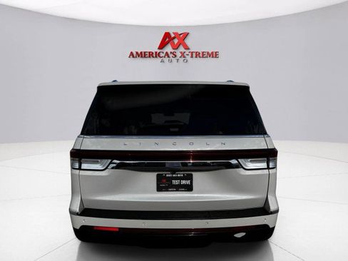 Used 2023 Lincoln Navigator Reserve image 4