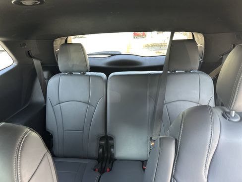 Used 2024 Buick Enclave Premium image 26