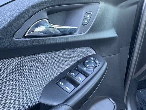 Used 2022 Chevrolet TrailBlazer LT w/ Convenience Package FWD image 5