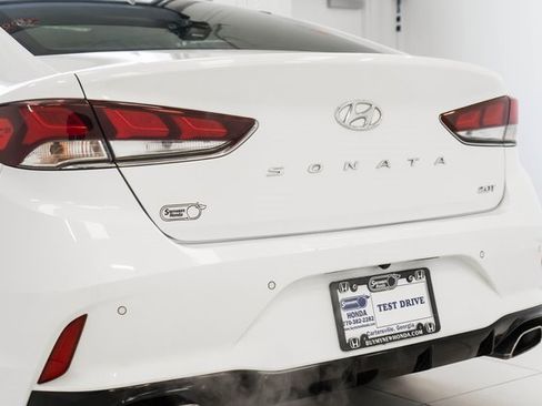 Used 2018 Hyundai Sonata Limited w/ Cargo Package image 10