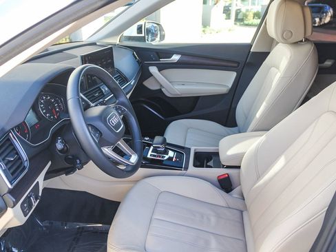 Used 2023 Audi Q5 2.0T Premium w/ Convenience Package image 22