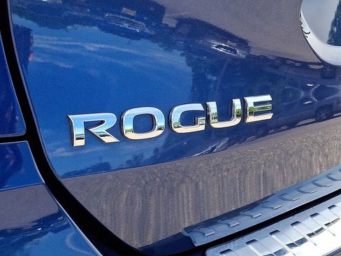 Used 2020 Nissan Rogue SL w/ Premium Package AWD/4WD image 32