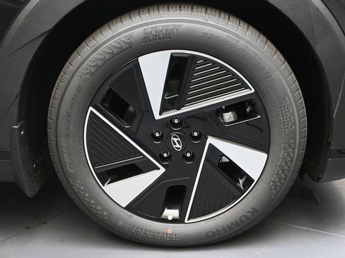 New 2025 Hyundai Ioniq 5 SEL image 10