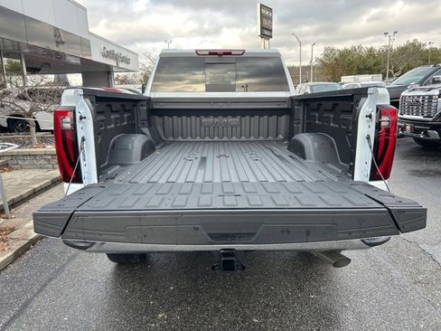 New 2026 GMC Sierra 3500 SLT image 30