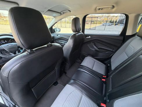 Used 2018 Ford Escape SE w/ SE Sport Appearance Package image 24