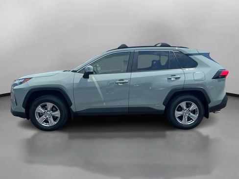 Used 2022 Toyota RAV4 XLE w/ Convenience Package AWD/4WD image 15