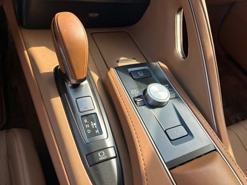 Used 2025 Lexus LC 500 Convertible w/ Touring Package RWD image 11