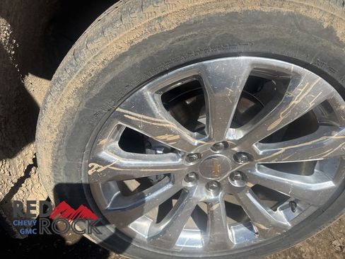 Used 2021 Chevrolet Silverado 1500 High Country w/ Technology Package AWD/4WD image 6