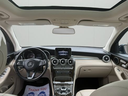 Used 2019 Mercedes-Benz GLC 300 4MATIC image 18