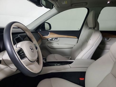 Used 2022 Volvo XC90 T5 Momentum w/ Climate Package FWD image 25