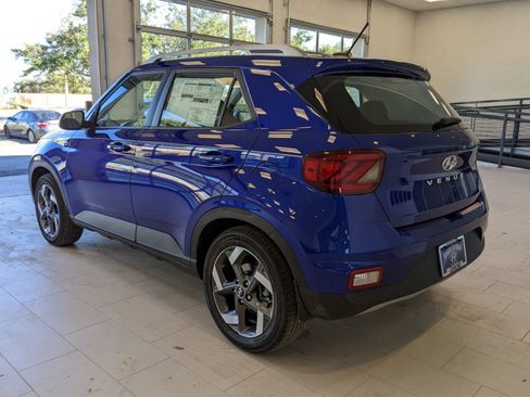 Certified 2025 Hyundai Venue Limited image 6