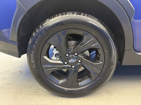 Certified 2025 Subaru Crosstrek 2.0i image 8