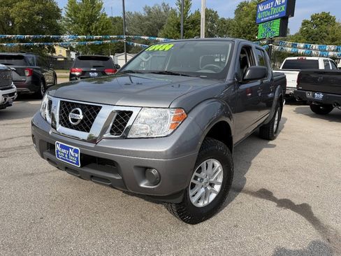 Used 2018 Nissan Frontier SV AWD/4WD image 1
