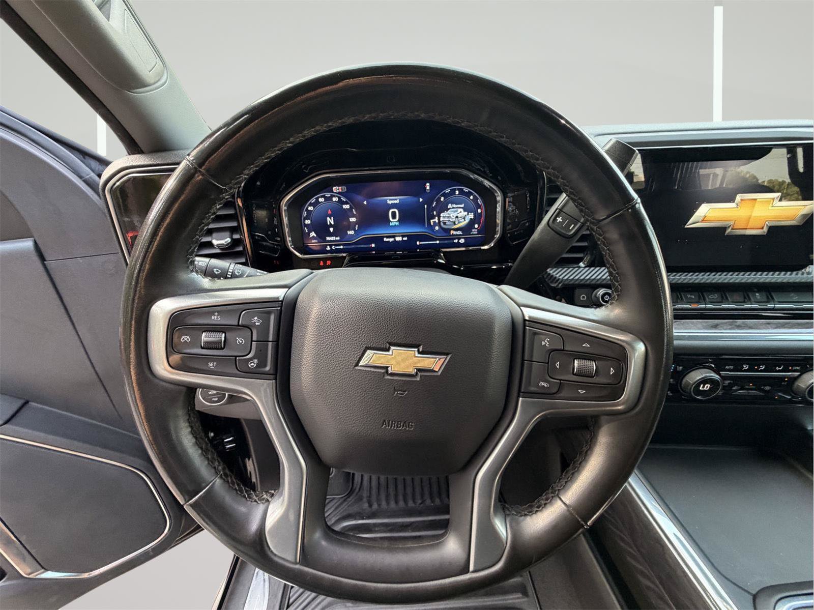 Used 2024 Chevrolet Silverado 2500 LTZ w/ LTZ Convenience Package AWD/4WD image 17