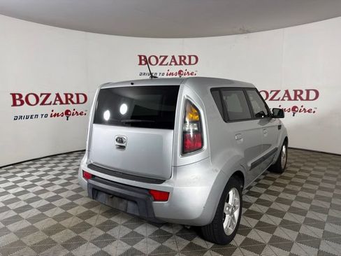Used 2010 Kia Soul + w/ Audio Pkg FWD image 8