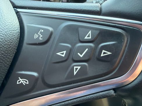 Used 2024 Chevrolet Equinox Premier AWD/4WD image 18