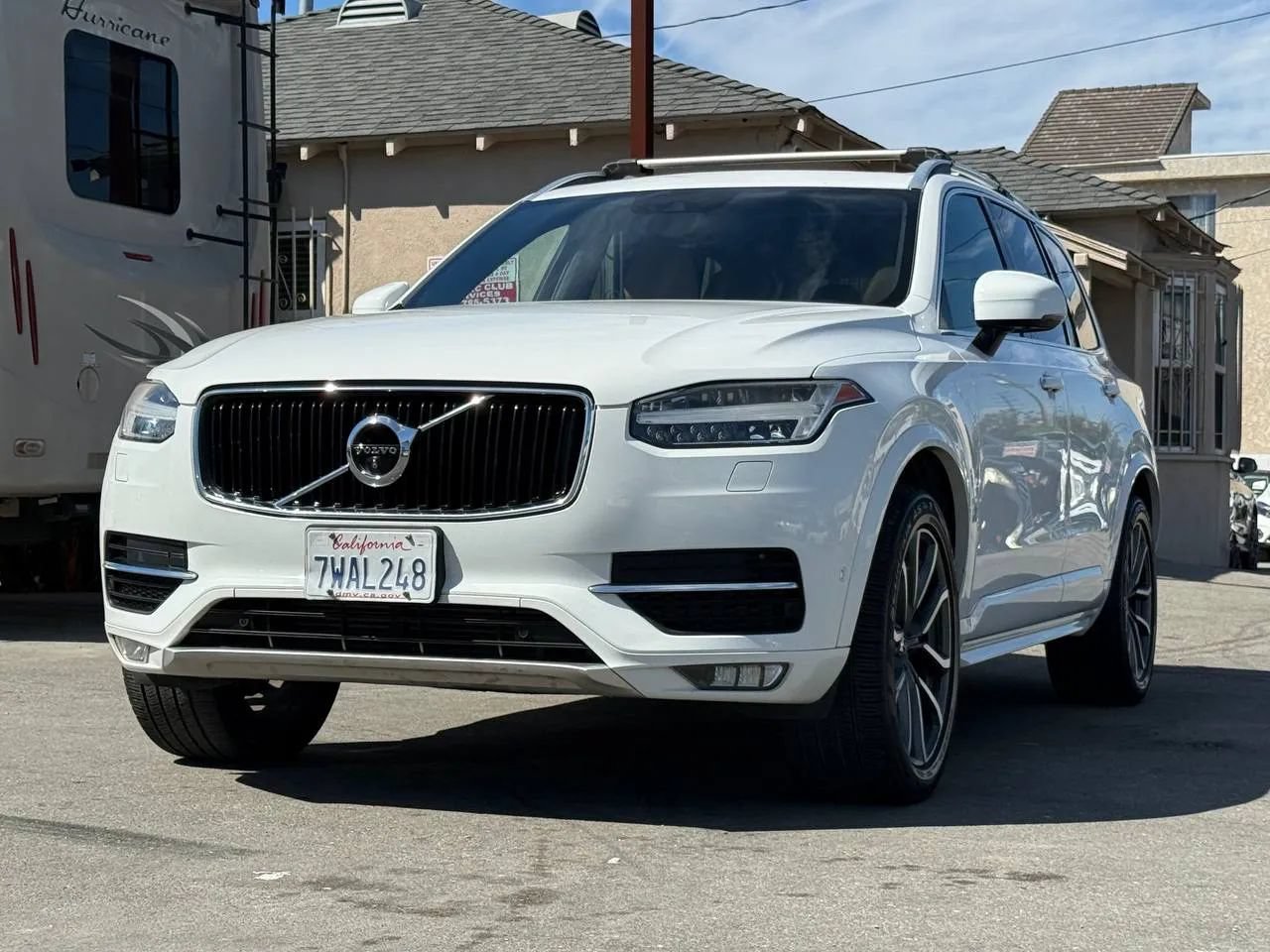 Used 2017 Volvo XC90 T6 Momentum w/ Vision Package AWD/4WD image 7