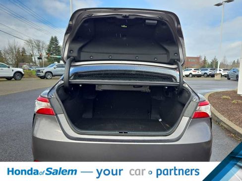 Used 2020 Toyota Camry SE image 6