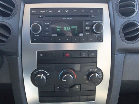 Used 2008 Jeep Commander Sport AWD/4WD image 19