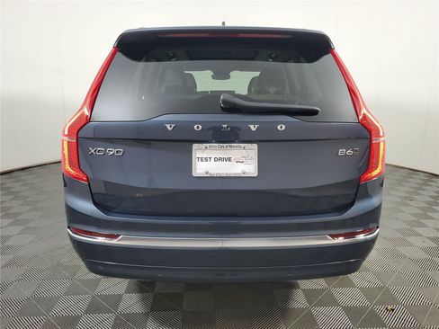 Certified 2025 Volvo XC90 B6 Plus AWD/4WD image 5