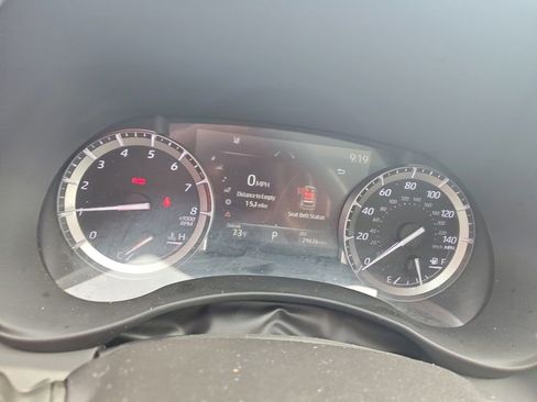Used 2022 Toyota Highlander XLE AWD/4WD image 8