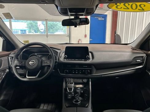 Used 2023 Nissan Rogue S AWD/4WD image 15