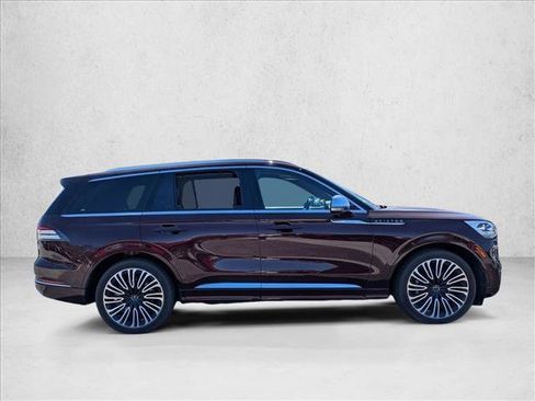 Used 2022 Lincoln Aviator Black Label w/ Dynamic Handling Package image 4