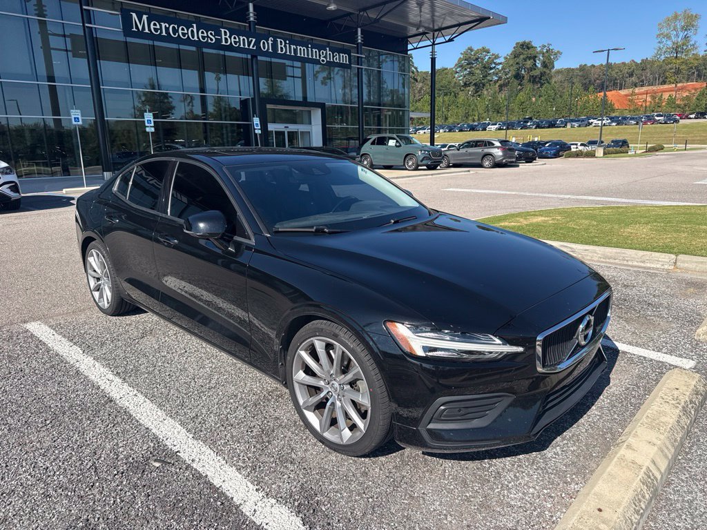 Used 2020 Volvo S60 T6 Momentum AWD/4WD image 3
