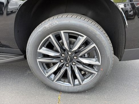 New 2026 Chevrolet Suburban LS RWD image 20
