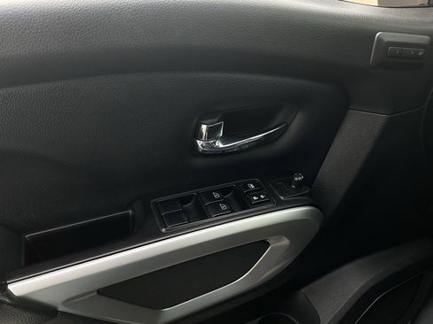 Used 2020 Nissan Titan SL w/ Moonroof Package RWD image 21