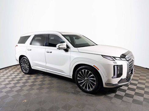 Used 2024 Hyundai Palisade Calligraphy AWD/4WD image 3