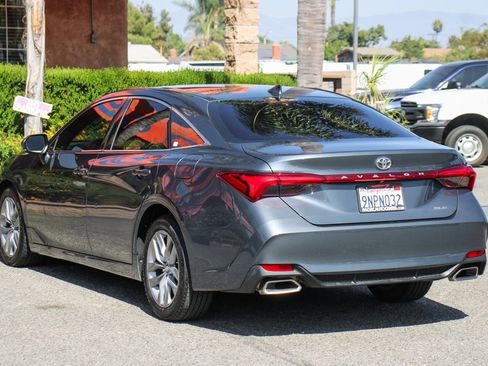 Used 2019 Toyota Avalon XLE image 6
