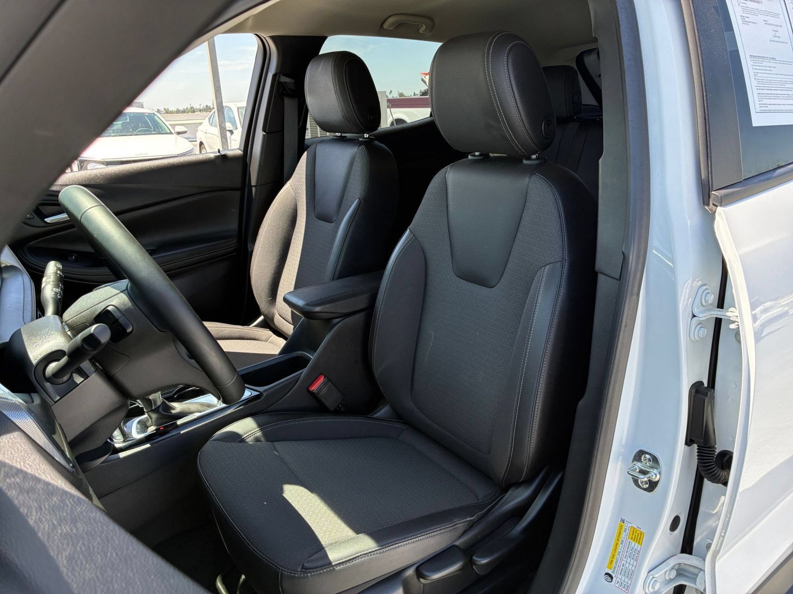 Used 2025 Buick Encore GX Preferred AWD/4WD image 25