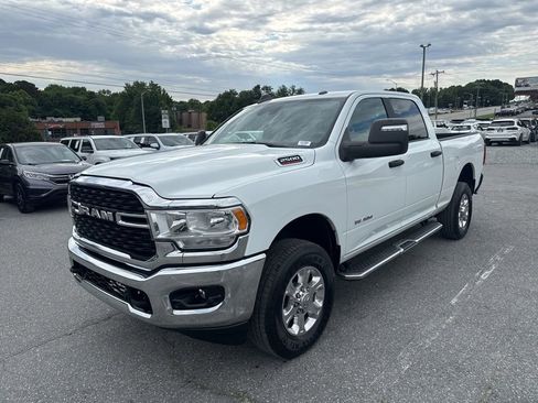 Used 2024 RAM 2500 Big Horn w/ Safety Group AWD/4WD image 1