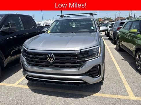 Used 2024 Volkswagen Atlas SEL Premium R-Line AWD/4WD image 3