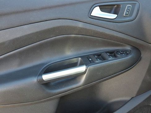 Used 2015 Ford Escape SE image 14