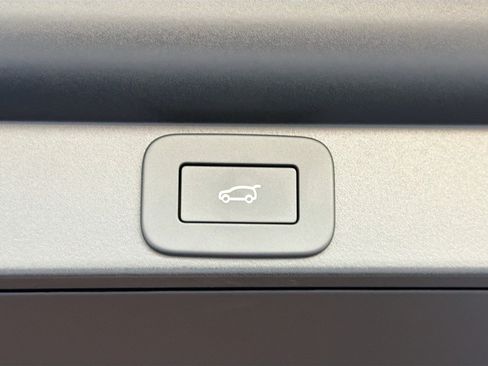 New 2026 Land Rover Range Rover SE AWD/4WD image 13