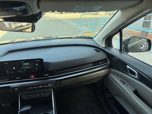 Used 2026 Kia Carnival FWD image 38
