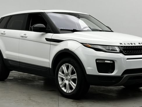 Used 2017 Land Rover Range Rover Evoque SE Premium image 3