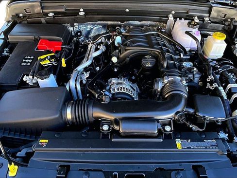 New 2026 Jeep Gladiator Sport AWD/4WD image 11