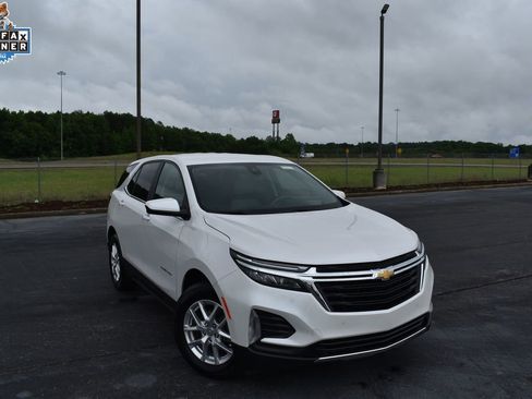 Used 2024 Chevrolet Equinox LT FWD image 1