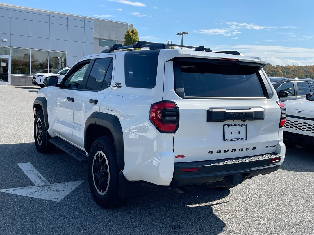 Certified 2025 Toyota 4Runner TRD Off-Road Premium AWD/4WD image 14