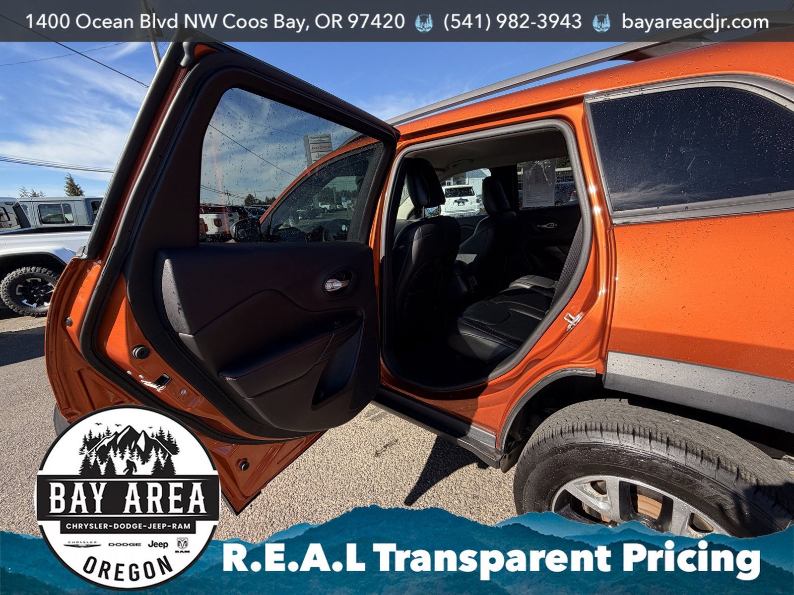 Used 2016 Jeep Cherokee Trailhawk w/ Leather Interior Group AWD/4WD image 15